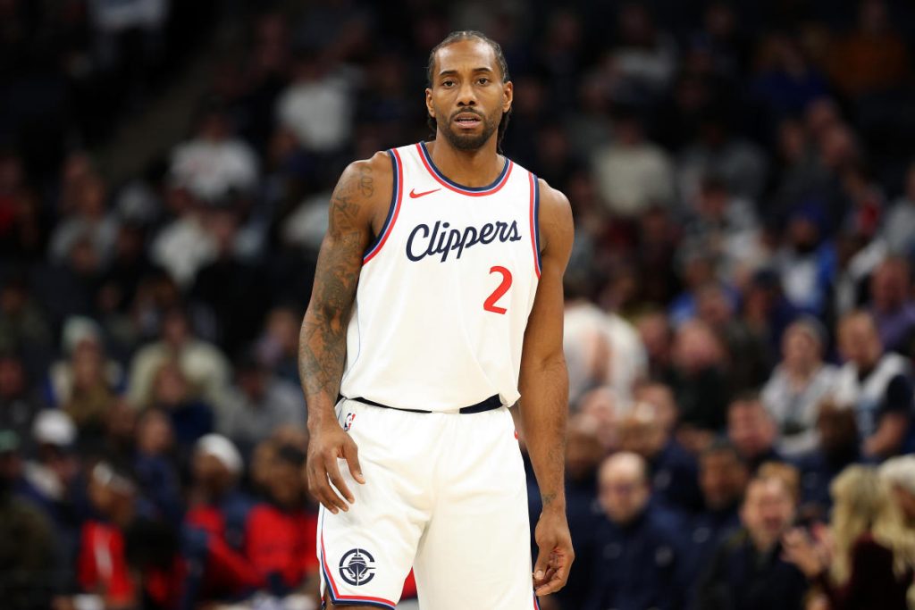 Kawhi Leonard meninggalkan Clippers untuk berkumpul dengan keluarganya yang terkena dampak kebakaran di Los Angeles