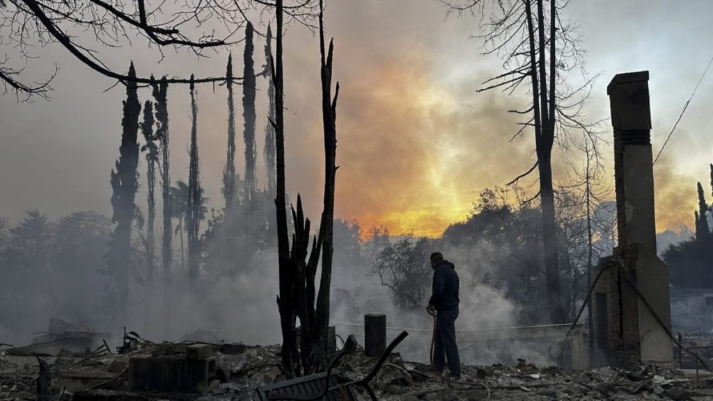 Kebakaran Pacific Palisades mungkin mengakhiri asuransi pemilik rumah murah di California