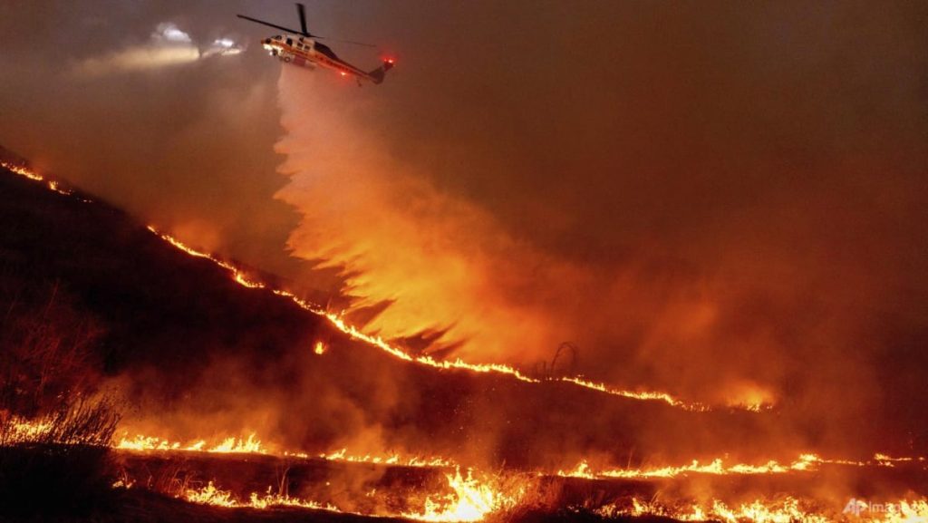 Kebakaran hutan di Los Angeles melahap ribuan rumah, jumlah korban tewas meningkat menjadi 10 orang