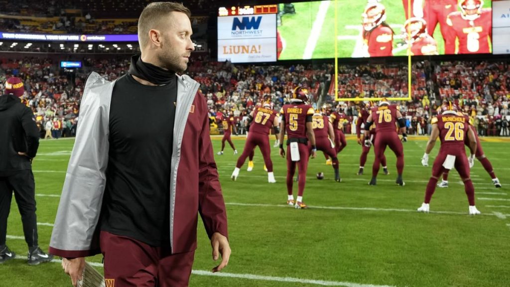 Kliff Kingsbury puas menunggu, terutama karena dia masih dibayar oleh Cardinals