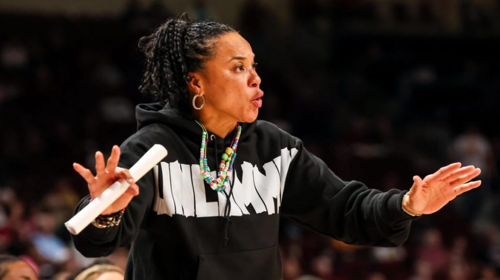 Kontrak Pemecah Rekor Dawn Staley Termasuk NBA Wrinkle