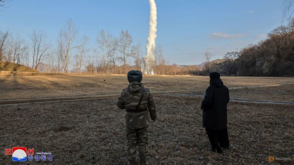 Korea Utara menembakkan rudal jelajah strategis, bersumpah akan bersikap keras terhadap AS