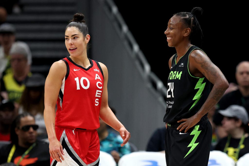 Laporan: Aces Mengakuisisi 6 kali All-Star Jewell Loyd dari Storm in Multi-Team Deal Mengirim Kelsey Plum ke Sparks