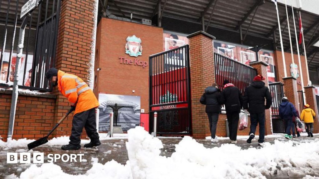 Liverpool v Manchester United setelah pemeriksaan keselamatan terakhir di Anfield