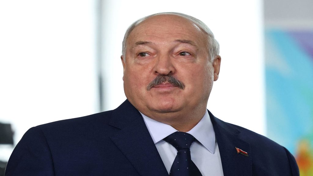 Lukashenko dari Belarus akan memenangkan masa jabatan ketujuh dengan 87,6% suara, menurut jajak pendapat