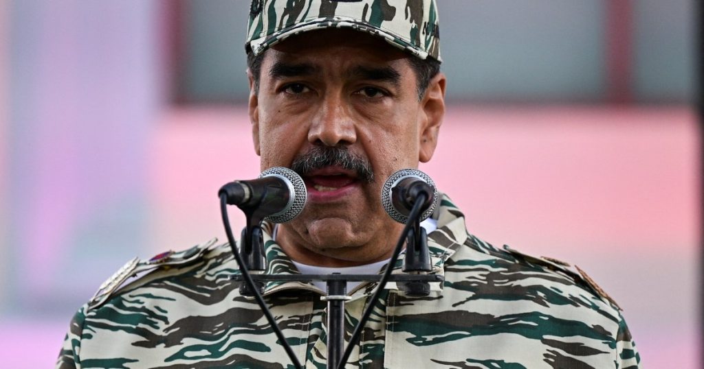 Maduro dari Venezuela mengatakan warga negara AS di antara kelompok ‘tentara bayaran’ ditahan | Berita Nicolas Maduro