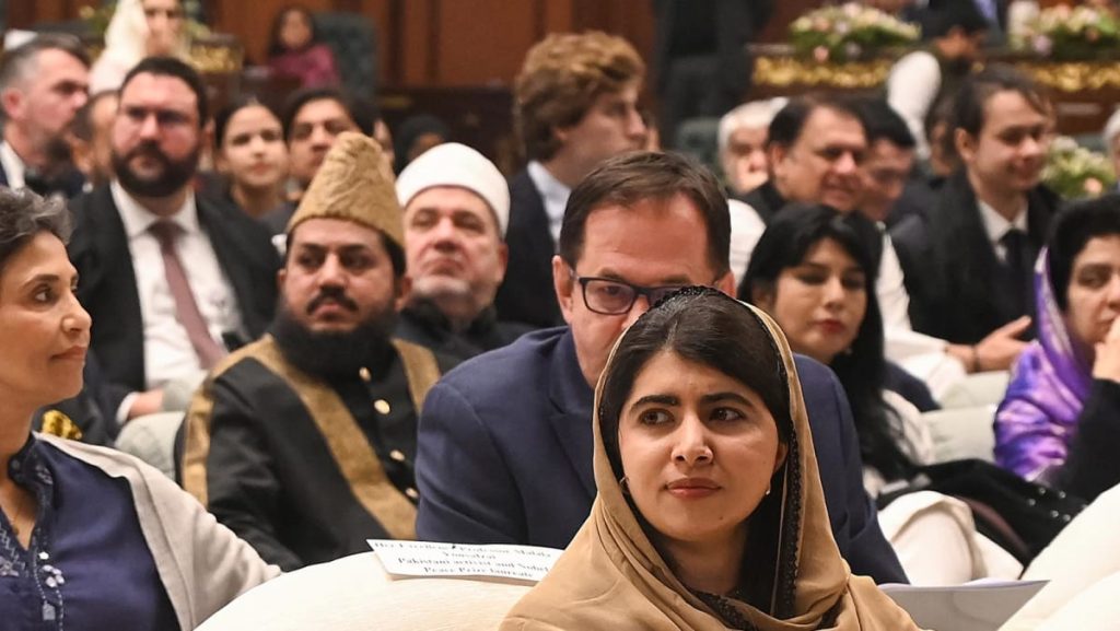 Malala Yousafzai di konferensi pendidikan anak perempuan Muslim dihina oleh Taliban