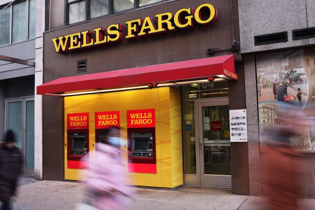 Mantan Eksekutif Wells Fargo Didenda karena Perannya dalam Rekening Bank Palsu