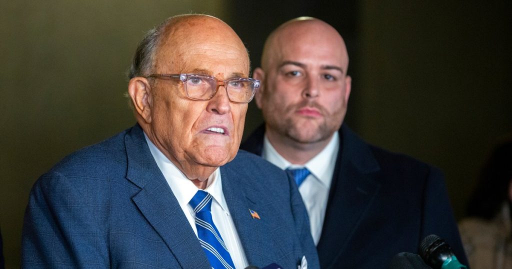 Mantan Walikota New York dan sekutu Trump Rudy Giuliani dinyatakan menghina pengadilan | Berita Pengadilan