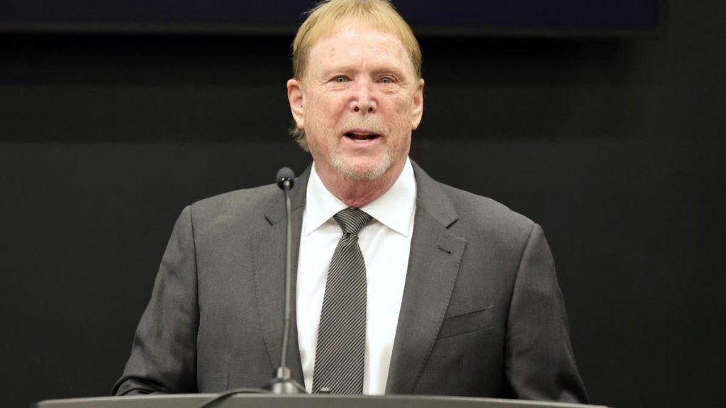 Mark Davis: Tom Brady mengisi peran sepak bola yang telah kosong sejak Jon Gruden “kepalanya dipotong”