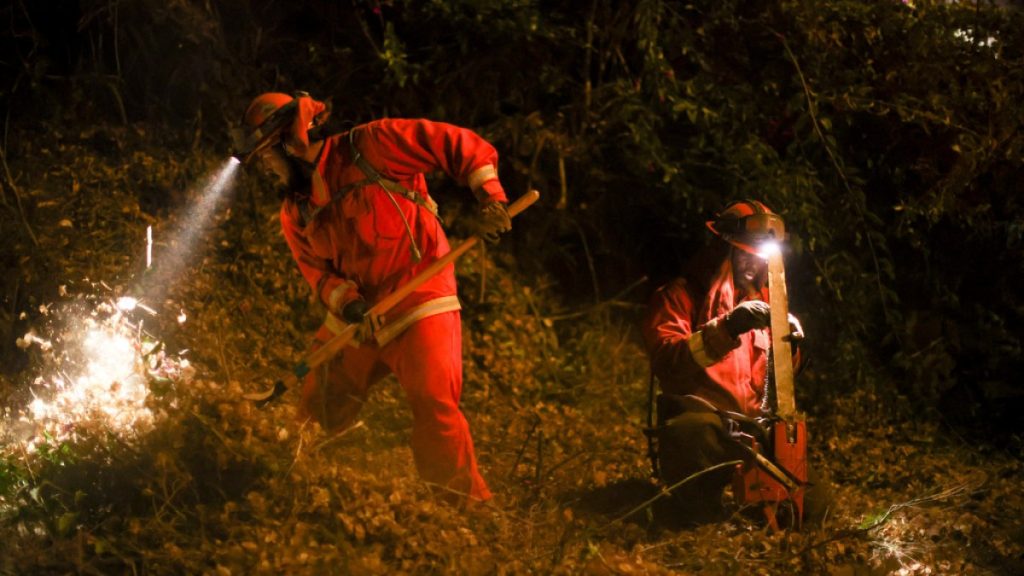 Mengapa pekerja yang dipenjara memainkan peran penting dalam memerangi kebakaran California | Berita Penjara