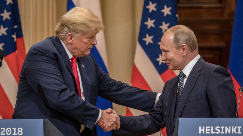 Putin mengatakan Eropa akan berdiri di kaki master saat Trump memberlakukan tarif