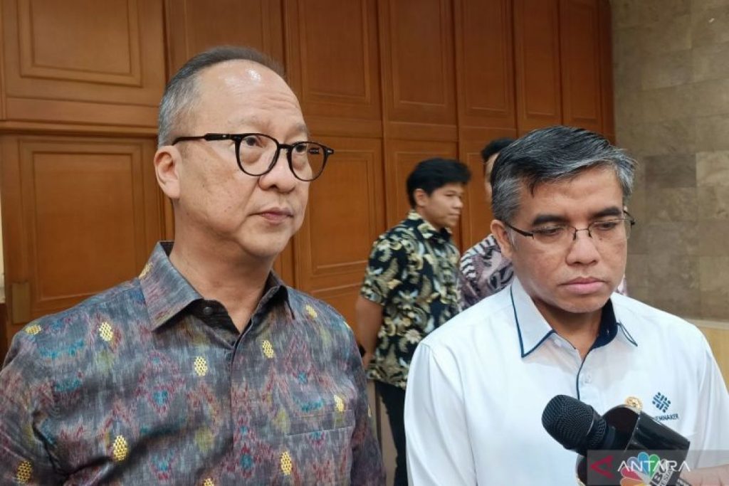 Menteri memprioritaskan penciptaan lapangan kerja dalam pembicaraan investasi Apple senilai US miliar