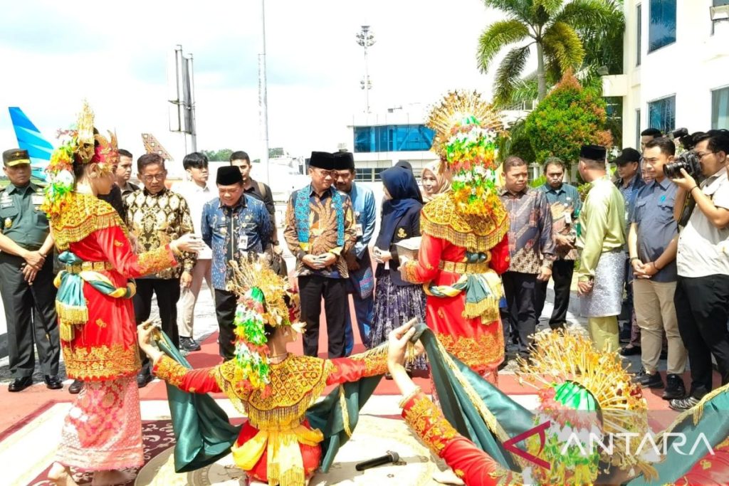 Menteri mendesak para pemimpin daerah untuk mengidentifikasi dan mengoptimalkan kekuatan pedesaan