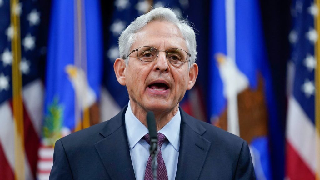 Merrick Garland bermaksud untuk merilis laporan penasihat khusus mengenai kasus Trump pada 6 Januari, kata DOJ