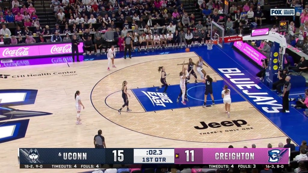 Morgan Maly dari Creighton membuat buzzer-beater untuk memangkas defisit melawan UCONN