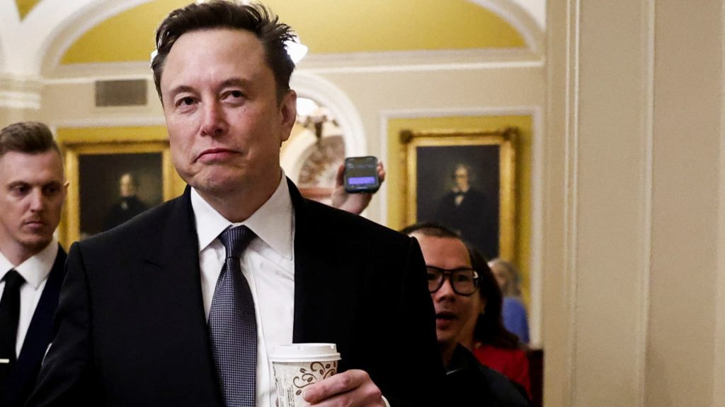 Trump, Musk bisa menempatkan kita pada risiko default: mantan kepala perbendaharaan