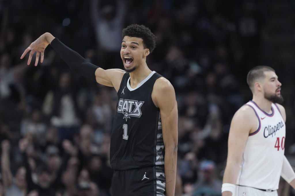 NBA mengumumkan cadangan all-star, dengan sensasi Spurs Victor Wembanyama membuat tim untuk pertama kalinya