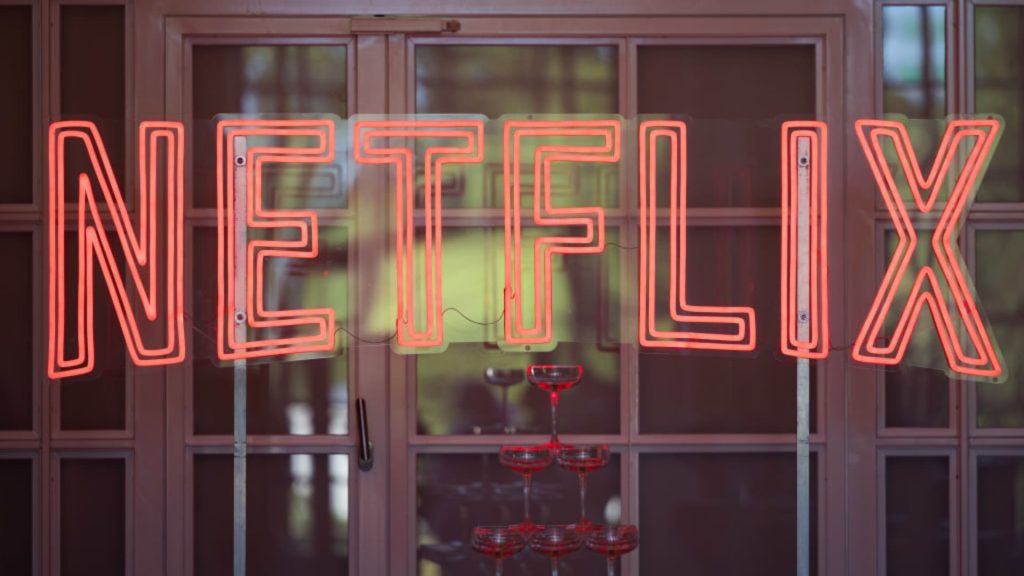 Netflix menaikkan harga paket standar yang didukung iklan