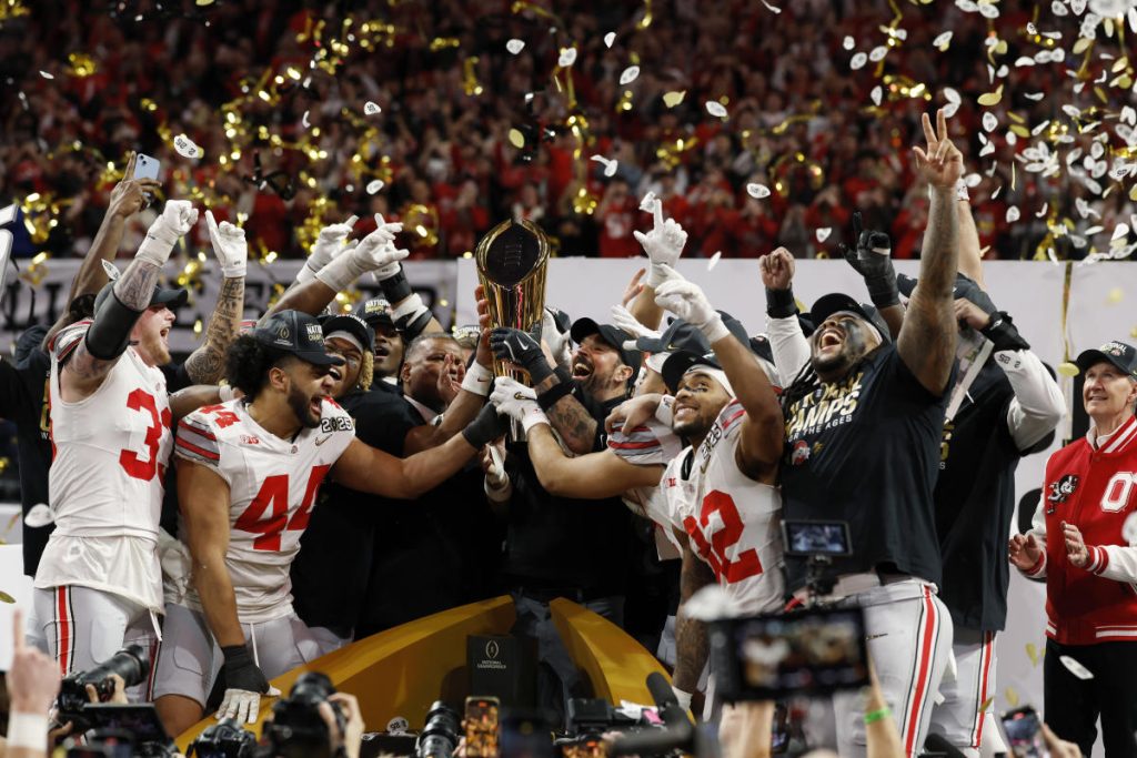 Ohio State dibuka sebagai favorit taruhan awal untuk gelar nasional 2025-26 beberapa jam setelah mengalahkan Notre Dame