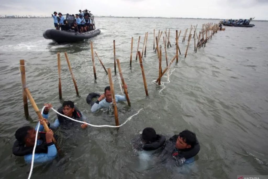 Otoritas Indonesia menghapus 18,7 km pagar laut ilegal di Banten