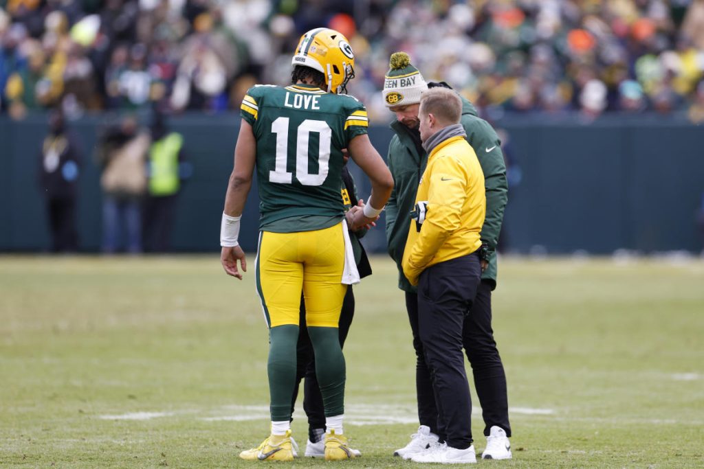 Packers kehilangan QB Jordan Love, WR Christian Watson karena cedera seminggu sebelum dimulainya babak playoff