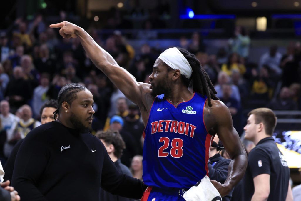 Pelatih Pistons JB Bickerstaff membela pengusiran Isaiah Stewart setelah dia mengebor Thomas Bryant dalam kekalahan dari Pacers