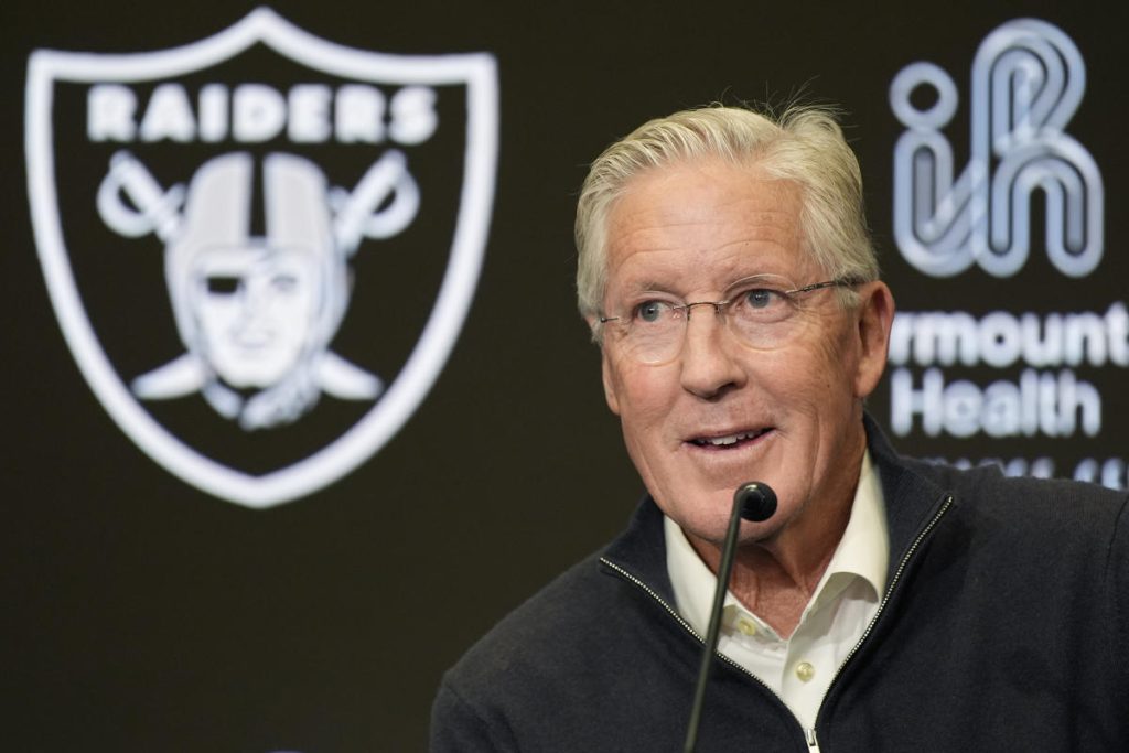 Pelatih Raiders Baru Pete Carroll ingin bersaing lagi setelah tahun jauh dari sepakbola