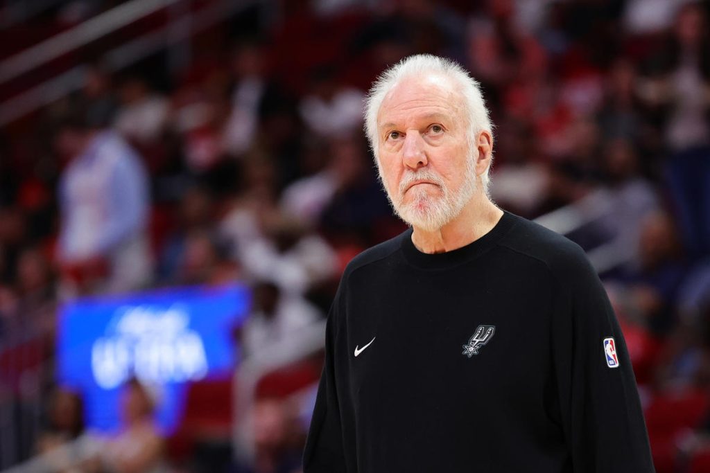 Pelatih Spurs Gregg Popovich ‘menyerang rehabilitasinya’ setelah stroke, tetap menjauh dari tim: ‘Peningkatannya terus berlanjut’