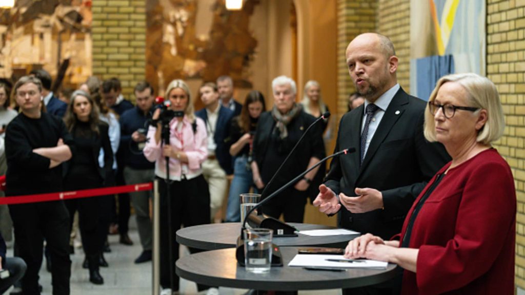 Pemerintah Norwegia runtuh setelah Partai Eurosceptic berhenti