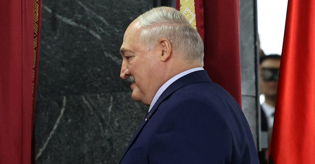 Pemimpin Arm Kuat Belarus, Aleksandr Lukashenko, Cruises to Reale