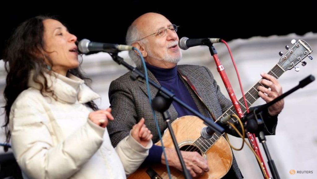 Penyanyi folk Peter Yarrow dari Peter, Paul dan Mary meninggal pada usia 86 tahun