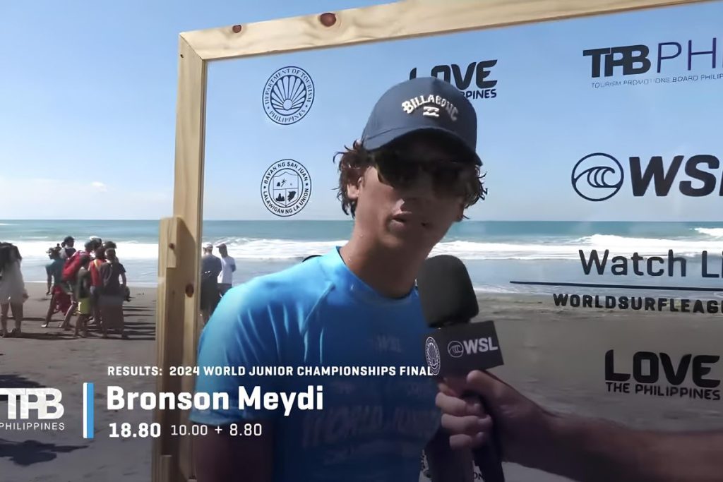 Peselancar Indonesia Bronson Meydi memenangkan kejuaraan WSL junior