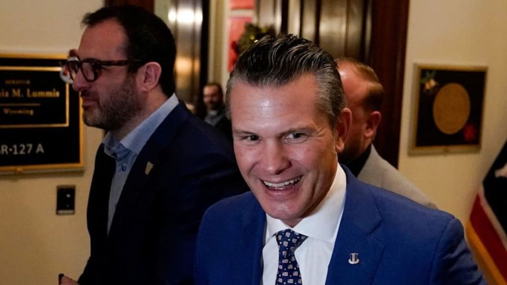 Pete Hegseth, calon Trump di Pentagon, mendapat kecaman pada sidang Senat