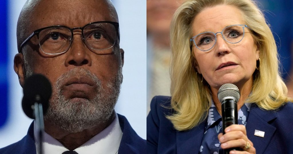 Presiden AS Biden memberikan medali presiden kepada kritikus Trump Liz Cheney | Berita Donald Trump