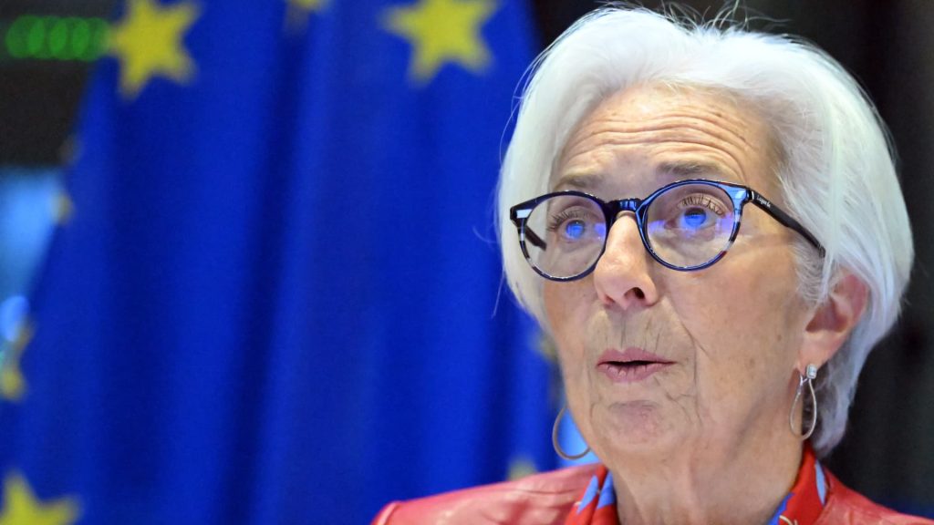 Presiden ECB Christine Lagarde berbicara setelah keputusan tarif