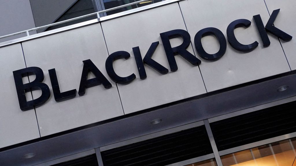 Regulator bank AS memberi BlackRock batas waktu pada bulan Februari mengenai kepemilikan bank, Bloomberg melaporkan