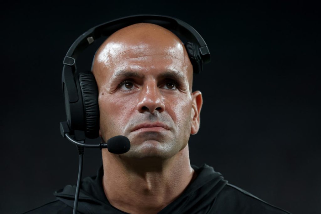 Robert Saleh Diharapkan untuk kembali ke 49ers sebagai koordinator defensif: Laporan