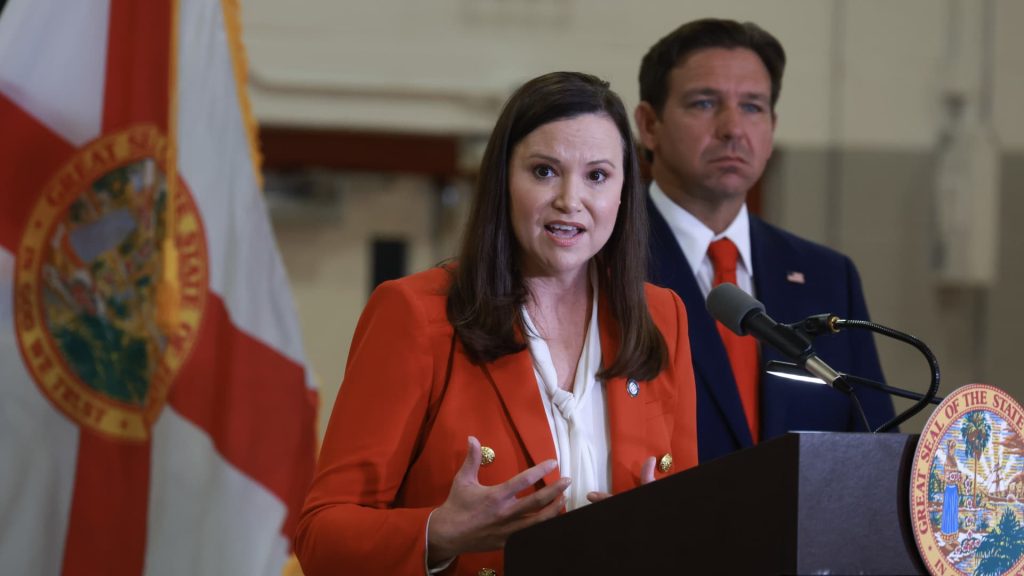 Ron DeSantis memilih Jaksa Agung Florida Ashley Moody untuk mengisi kursi Senat Rubio