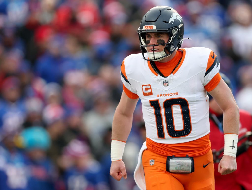 Rookie Broncos QB Bo Nix mengungkapkan dia bermain karena patah tulang punggung musim ini