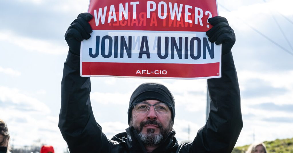 SEIU Bergabung Dengan AFL-CIO Menjelang Era Baru Trump