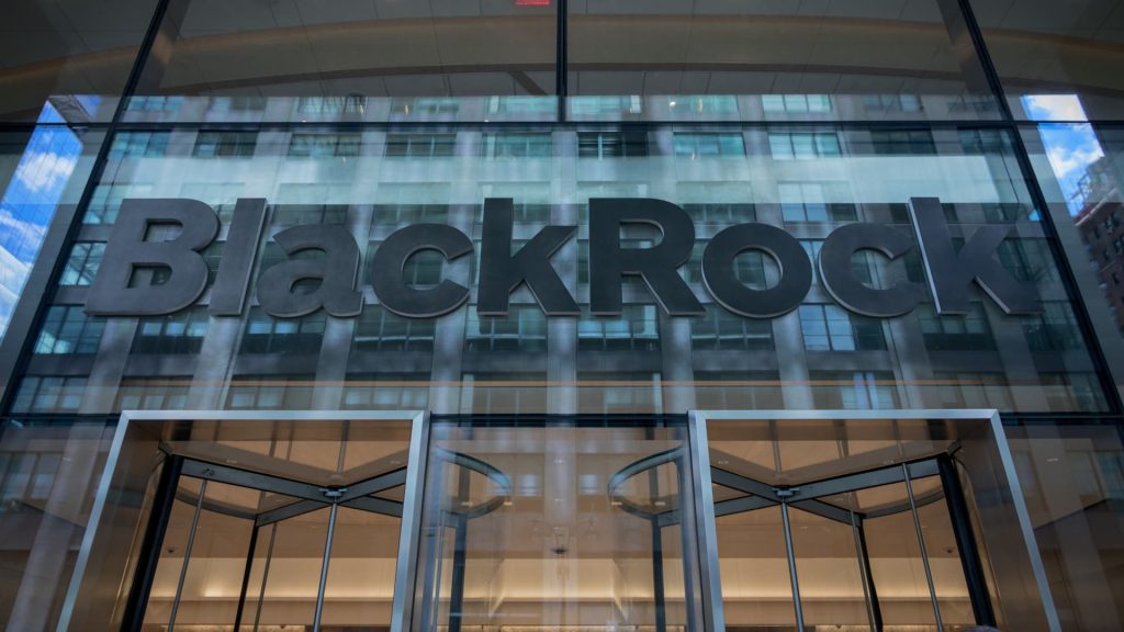 Saham BlackRock muncul setelah manajer aset memberikan pukulan