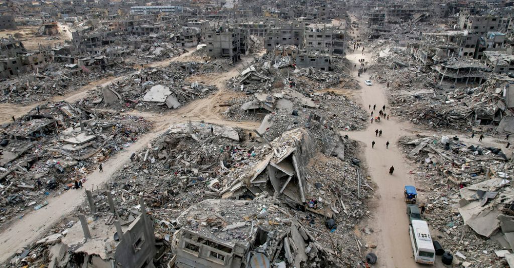 Satu Keluarga di Gaza Kembali ke Rumah. Tapi Rumah Telah Hilang.