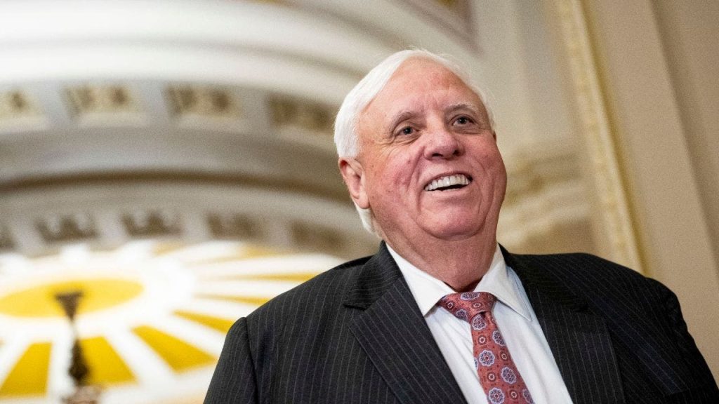 Senator Virginia Barat Jim Justice memuji calon ‘tim impian’ energi Trump, Wright dan Burgum