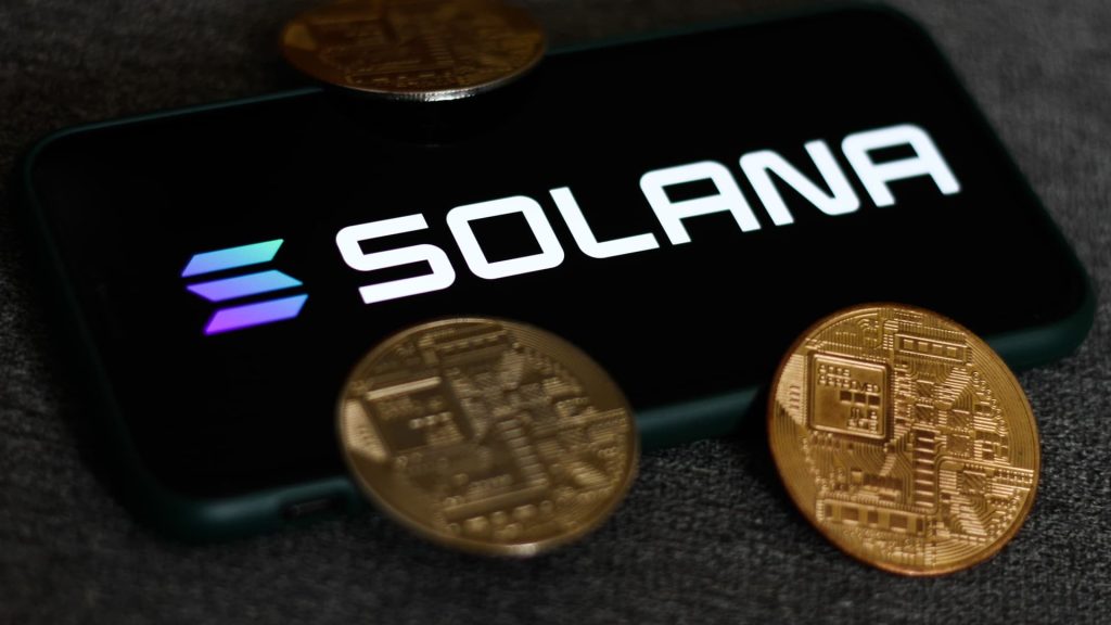 Solana melonjak 12% saat peluncuran memecoin bertema Trump, ether jatuh