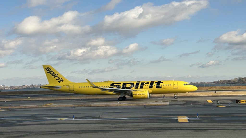 Spirit Airlines memangkas 200 pekerjaan dalam perebutan pemotongan biaya kebangkrutan