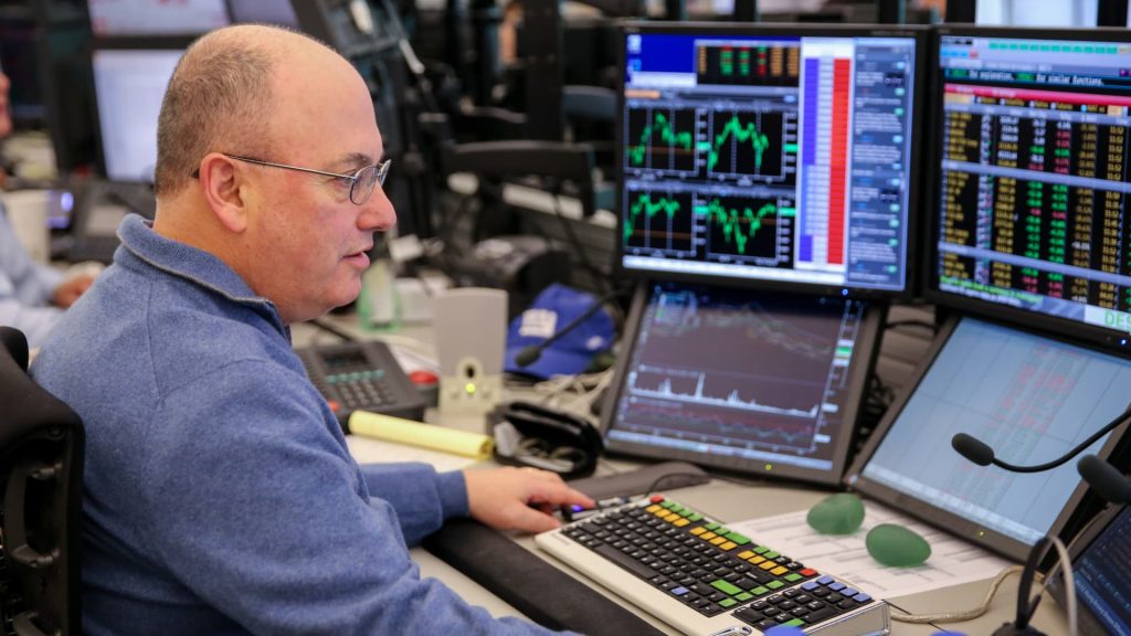 Steve Cohen mengatakan pasar saham dapat mencapai beberapa bulan ke depan, jika belum