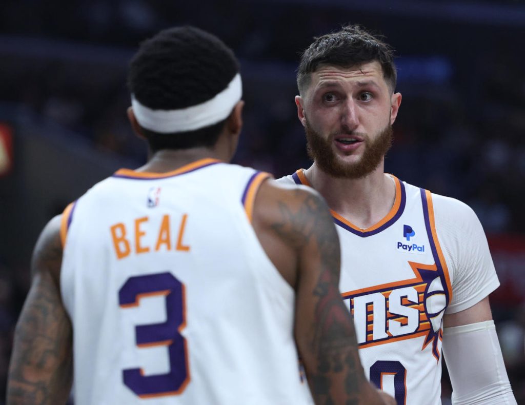 Suns dilaporkan mencadangkan Bradley Beal dan Jusuf Nurkić di tengah keterpurukan yang brutal