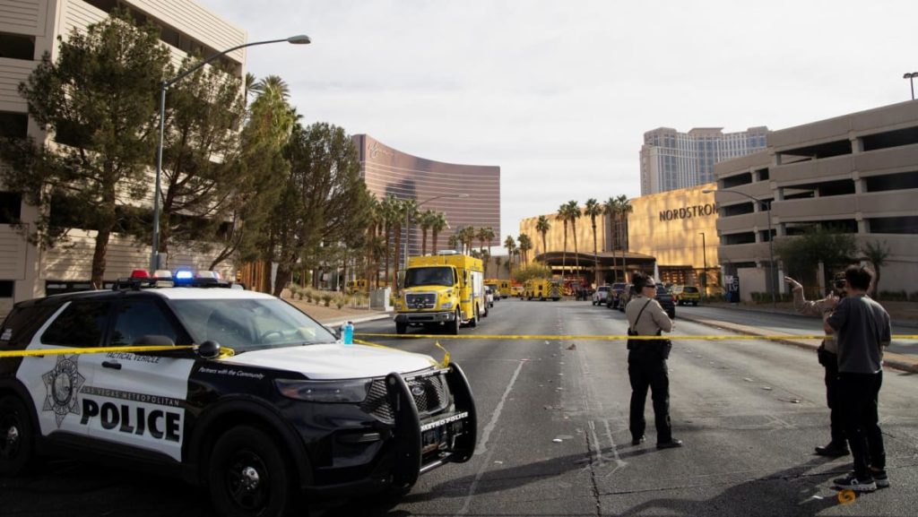 Tesla Cybertruck meledak di luar hotel Trump Las Vegas, menewaskan satu orang