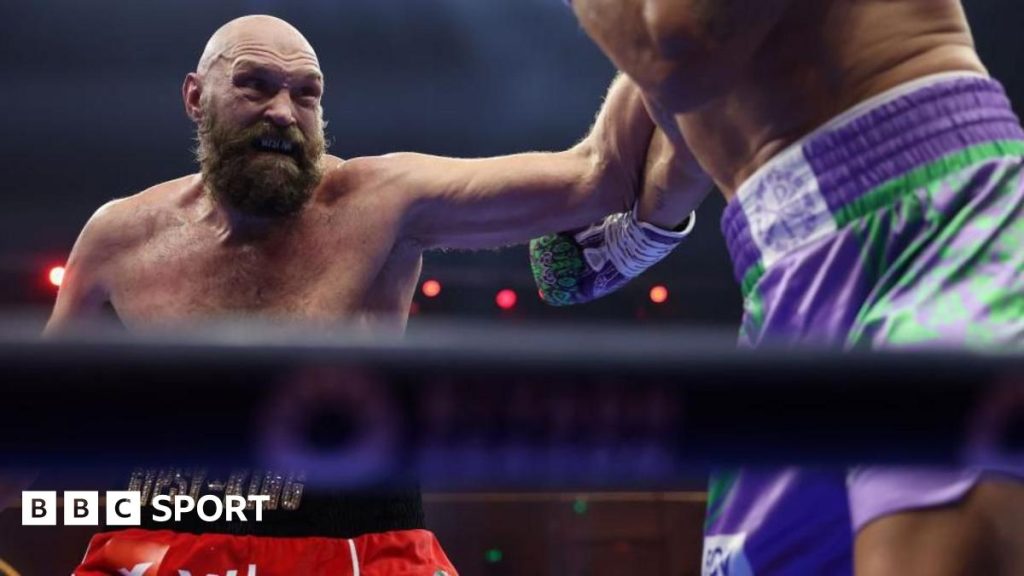 Tinju: Tyson Fury akan menjadi ‘favorit besar’ melawan Anthony Joshua, kata Barry Jones